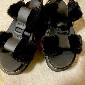 Dr martens Francis fluffy súper cute worn probably one or twice #gothic dark